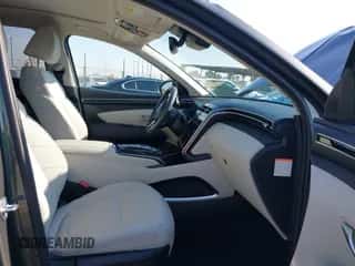 2024 Hyundai Tucson SEL Convenience z VIN KM8JCCD14RU214202, wystawiony jako IAAI lot #43540648 z przebiegiem 12 817 mil mil oraz . Historia ofert i sprzedaży dostępna na DreamBid. Obrazek 5.