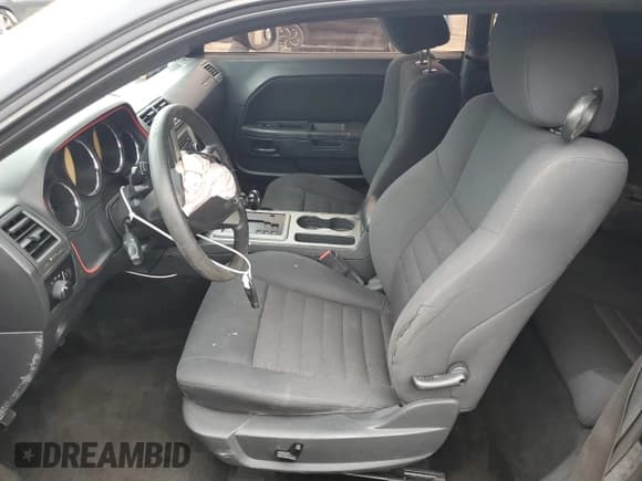 ✅ 2010 Dodge Challenger SE • VIN: 2B3CJ4DV1AH322426 • Lot: 42177185. Wystawiony na Copart z przebiegiem 121 337 mil. Bezpłatny archiwum sprzedaży aukcyjnych z USA i szczegółowy raport historii pojazdu na DreamBid. Zdjęcie 7.