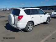 ✅ 2007 Toyota RAV4 • VIN: JTMBK33V975019767 • Lot: 43549466. Wystawiony na IAAI z przebiegiem 269 029 mil. Bezpłatny archiwum sprzedaży aukcyjnych z USA i szczegółowy raport historii pojazdu na DreamBid. Zdjęcie 4.