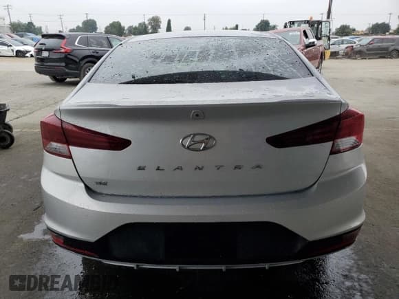 ✅ 2019 Hyundai Elantra SE • VIN: KMHD74LF0KU757010 • Lot: 81782175. Wystawiony na Copart z przebiegiem 77 147 mil. Bezpłatny archiwum sprzedaży aukcyjnych z USA i szczegółowy raport historii pojazdu na DreamBid. Zdjęcie 6.