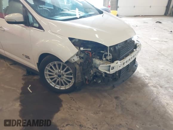 ✅ 2016 Ford C-Max SEL • VIN: 1FADP5CU2GL110832 • Lot: 41764729. Wystawiony na IAAI z przebiegiem 119 724 mil. Bezpłatny archiwum sprzedaży aukcyjnych z USA i szczegółowy raport historii pojazdu na DreamBid. Zdjęcie 20.