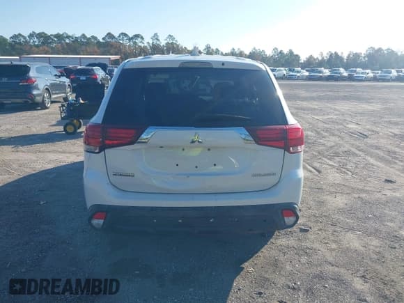 ✅ 2019 Mitsubishi Outlander ES • VIN: JA4AD2A30KZ054534 • Lot: 43783251. Listed on IAAI with 183,463 mi. Free auction sales archive from the USA and detailed vehicle history report at DreamBid. Image 16.