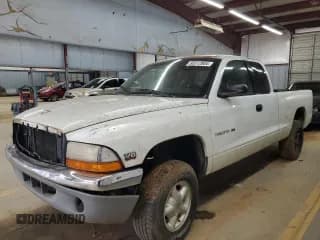 ✅ 1997 Dodge Dakota • VIN: 1B7GG23X2VS195965 • Lot: 66312884. Wystawiony na Copart z przebiegiem Nie podano. Bezpłatny archiwum sprzedaży aukcyjnych z USA i szczegółowy raport historii pojazdu na DreamBid. Zdjęcie 1.
