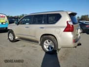 ✅ 2011 Lexus GX 460 Premium • VIN: JTJJM7FX9B5022393 • Lot: 92186635. Wystawiony na Copart z przebiegiem 135 842 mil. Bezpłatny archiwum sprzedaży aukcyjnych z USA i szczegółowy raport historii pojazdu na DreamBid. Zdjęcie 2.