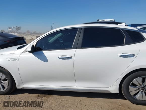 ✅ 2017 Kia Optima • VIN: KNAGT4LE9H5013412 • Лот: 43447557. Опубликован ранее на IAAI с пробегом 129 787 миль. Бесплатный доступ к архиву аукционных продаж из США и подробный отчёт об истории автомобиля на DreamBid. Изображение 14.