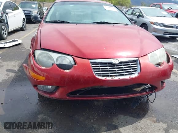 ✅ 2003 Chrysler 300M M • VIN: 2C3AE66G83H567901 • Lot: 42046395. Wystawiony na IAAI z przebiegiem 136 857 mil. Bezpłatny archiwum sprzedaży aukcyjnych z USA i szczegółowy raport historii pojazdu na DreamBid. Zdjęcie 6.