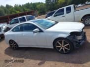 ✅ 2015 Mercedes-Benz C 250 • VIN: WDDGJ4HB0FG363591 • Lot: 43072188. Wystawiony na IAAI z przebiegiem 113 831 mil. Bezpłatny archiwum sprzedaży aukcyjnych z USA i szczegółowy raport historii pojazdu na DreamBid. Zdjęcie 13.