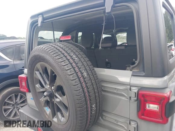 ✅ 2023 Jeep Wrangler Sahara • VIN: 1C4JJXP67PW641660 • Lot: 43045618. Listed on IAAI with 53,182 mi. Free auction sales archive from the USA and detailed vehicle history report at DreamBid. Image 6.