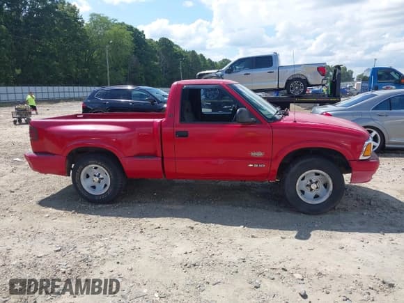 ✅ 1997 Chevrolet S-10 • VIN: 1GCCS14X9V8104693 • Лот: 42756874. Опубликован ранее на IAAI с пробегом 208 810 миль. Бесплатный доступ к архиву аукционных продаж из США и подробный отчёт об истории автомобиля на DreamBid. Изображение 13.