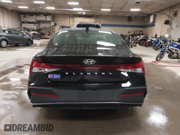 ✅ 2025 Hyundai Elantra SE • VIN: KMHLL4DG0SU945637 • Лот: 43088244. Опубликован ранее на IAAI с пробегом 11 766 миль. Бесплатный доступ к архиву аукционных продаж из США и подробный отчёт об истории автомобиля на DreamBid. Изображение 16.