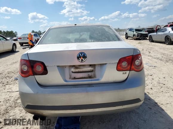 ✅ 2006 Volkswagen Jetta 2.5L • VIN: 3VWRF71K36M705232 • Лот: 70362695. Опубликован ранее на Copart с пробегом 182 398 миль. Бесплатный доступ к архиву аукционных продаж из США и подробный отчёт об истории автомобиля на DreamBid. Изображение 6.