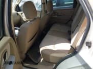 ✅ 2007 Mercury Mariner Luxury • VIN: 4M2CU81127KJ04019 • Lot: 42836427. Listed on IAAI with 176,398 mi. Free auction sales archive from the USA and detailed vehicle history report at DreamBid. Image 8.