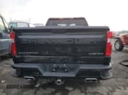 ✅ 2021 Chevrolet Silverado 1500 Custom • VIN: 3GCUYBEF3MG145585 • Lot: 76950873. Wystawiony na Copart z przebiegiem 19 501 mil. Bezpłatny archiwum sprzedaży aukcyjnych z USA i szczegółowy raport historii pojazdu na DreamBid. Zdjęcie 6.