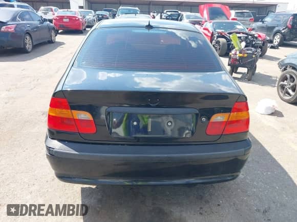 2004 BMW 3 Series 325i with VIN WBAEV33434KR27072, listed as a IAAI auction lot 43345034 with 150,731 mi miles and . Bid and sale history available at DreamBid. Image 16.