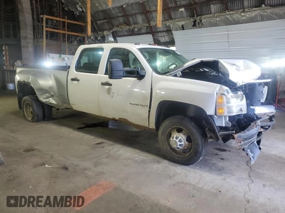 ✅ 2008 Chevrolet Silverado 1500 • VIN: 1GBJC33K48F175665 • Лот: 59660715. Опубликован ранее на Copart с пробегом 121 849 миль. Бесплатный доступ к архиву аукционных продаж из США и подробный отчёт об истории автомобиля на DreamBid. Изображение 4.