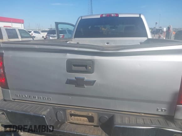 ✅ 2019 Chevrolet Silverado 1500 LT • VIN: 2GCRCPECXK1154992 • Lot: 43507958. Wystawiony na IAAI z przebiegiem 117 450 mil. Bezpłatny archiwum sprzedaży aukcyjnych z USA i szczegółowy raport historii pojazdu na DreamBid. Zdjęcie 19.