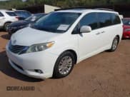 ✅ 2011 Toyota Sienna XLE AAS • VIN: 5TDYK3DC9BS132502 • Lot: 43180013. Wystawiony na IAAI z przebiegiem 212 756 mil. Bezpłatny archiwum sprzedaży aukcyjnych z USA i szczegółowy raport historii pojazdu na DreamBid. Zdjęcie 17.