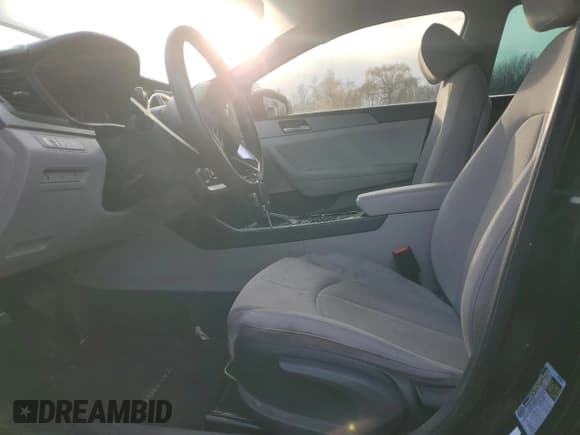 ✅ 2019 Hyundai Sonata SE • VIN: 5NPE24AF2KH818698 • Лот: 91850975. Опубликован ранее на Copart с пробегом 140 928 миль. Бесплатный доступ к архиву аукционных продаж из США и подробный отчёт об истории автомобиля на DreamBid. Изображение 7.