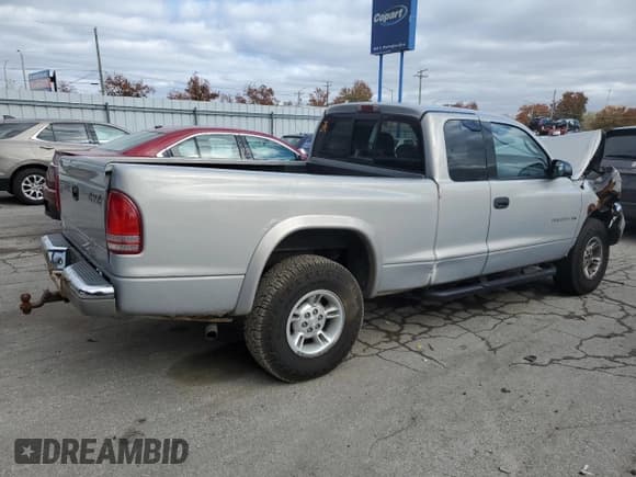 ✅ 2000 Dodge Dakota Sport • VIN: 1B7GG22N7YS532697 • Lot: 79854424. Wystawiony na Copart z przebiegiem 126 435 mil. Bezpłatny archiwum sprzedaży aukcyjnych z USA i szczegółowy raport historii pojazdu na DreamBid. Zdjęcie 3.