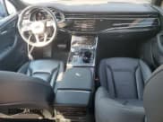 ✅ 2021 Audi Q7 Premium • VIN: WA1AJAF77MD033968 • Lot: 82202975. Wystawiony na Copart z przebiegiem 51 924 mil. Bezpłatny archiwum sprzedaży aukcyjnych z USA i szczegółowy raport historii pojazdu na DreamBid. Zdjęcie 8.