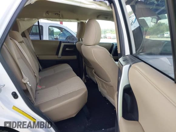 ✅ 2015 Toyota 4Runner SR5 • VIN: JTEZU5JR6F5086735 • Lot: 43830537. Wystawiony na IAAI z przebiegiem 70 733 mil. Bezpłatny archiwum sprzedaży aukcyjnych z USA i szczegółowy raport historii pojazdu na DreamBid. Zdjęcie 8.