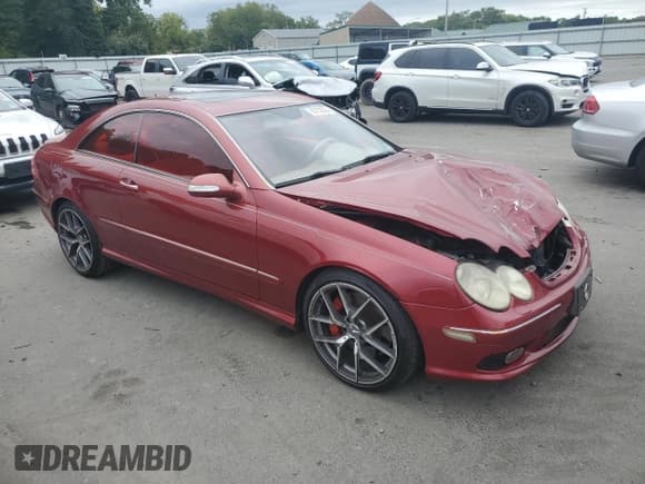 ✅ 2005 Mercedes-Benz CLK 500 • VIN: WDBTJ75J05F146020 • Лот: 69732064. Опубликован ранее на Copart с пробегом 136 463 миль. Бесплатный доступ к архиву аукционных продаж из США и подробный отчёт об истории автомобиля на DreamBid. Изображение 4.