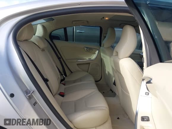 ✅ 2015 Volvo S60 T5 Drive-E Premier • VIN: YV140MFK4F1362802 • Lot: 43538907. Listed on IAAI with 74,110 mi. Free auction sales archive from the USA and detailed vehicle history report at DreamBid. Image 8.