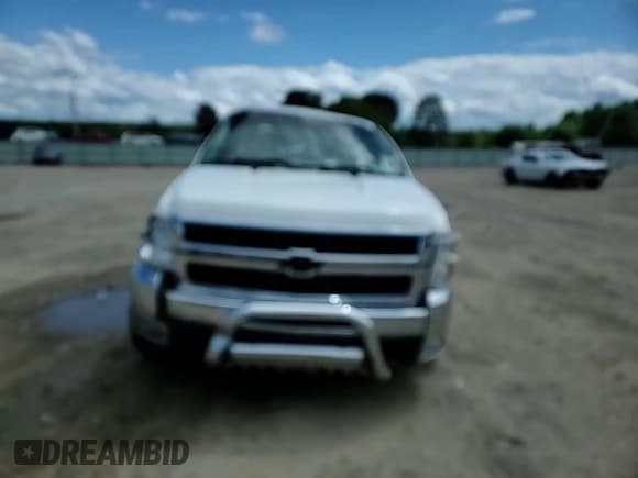 ✅ 2007 Chevrolet Silverado 2500HD 1LT • VIN: 1GCHK23K77F551104 • Лот: 56479025. Опубликован ранее на Copart с пробегом 277 238 миль. Бесплатный доступ к архиву аукционных продаж из США и подробный отчёт об истории автомобиля на DreamBid. Изображение 13.
