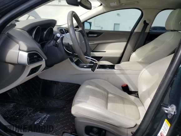 ✅ 2017 Jaguar XE 35t Prestige • VIN: SAJAK4BV2HA974312 • Лот: 51285455. Опубликован ранее на Copart с пробегом 99 910 миль. Бесплатный доступ к архиву аукционных продаж из США и подробный отчёт об истории автомобиля на DreamBid. Изображение 7.