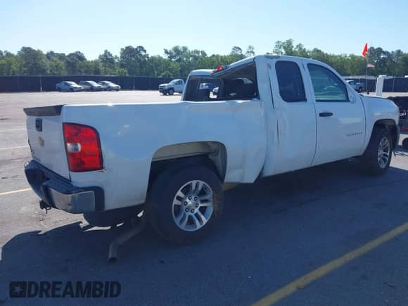 2012 Chevrolet Silverado 1500 Work Truck z VIN 1GCRCPEAXCZ102687, wystawiony jako IAAI lot #42109508 z przebiegiem 304 868 mil mil oraz . Historia ofert i sprzedaży dostępna na DreamBid. Obrazek 4.