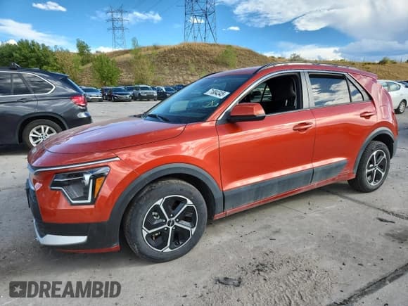 ✅ 2023 Kia Niro LX • VIN: KNDCP3LE0P5094122 • Лот: 71884345. Опубликован ранее на Copart с пробегом Не указан. Бесплатный доступ к архиву аукционных продаж из США и подробный отчёт об истории автомобиля на DreamBid. Изображение 1.
