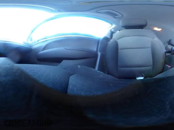 2019 Hyundai Elantra SE z VIN 5NPD74LF3KH415341, wystawiony jako IAAI lot #43413818 z przebiegiem 106 025 mil mil oraz . Historia ofert i sprzedaży dostępna na DreamBid. Obrazek 21.