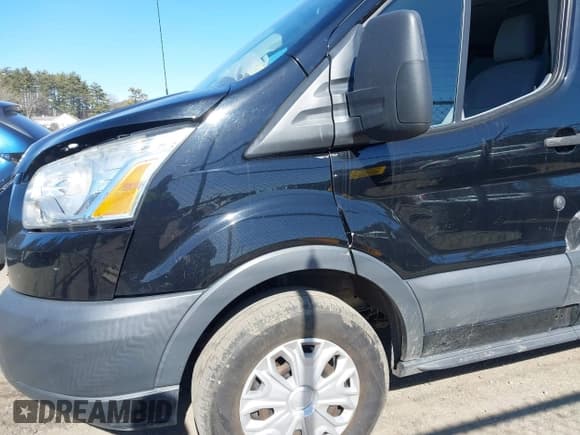 ✅ 2017 Ford Transit XL • VIN: 1FBZX2ZM1HKB13397 • Lot: 41647229. Wystawiony na IAAI z przebiegiem 74 549 mil. Bezpłatny archiwum sprzedaży aukcyjnych z USA i szczegółowy raport historii pojazdu na DreamBid. Zdjęcie 17.