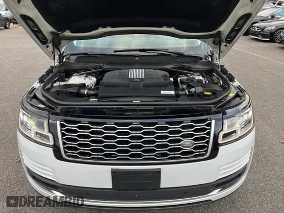 ✅ 2018 Land Rover Range Rover • VIN: SALGS5RE1JA388333 • Лот: 84897194. Опубликован ранее на Copart с пробегом 136 191 миль. Бесплатный доступ к архиву аукционных продаж из США и подробный отчёт об истории автомобиля на DreamBid. Изображение 8.