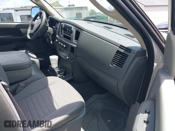 ✅ 2008 Dodge RAM • VIN: 1D3HU18N08J224962 • Лот: 42755681. Опубликован ранее на IAAI с пробегом 137 431 миль. Бесплатный доступ к архиву аукционных продаж из США и подробный отчёт об истории автомобиля на DreamBid. Изображение 5.