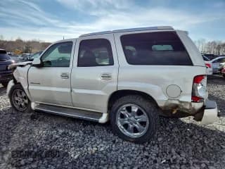 ✅ 2005 Cadillac Escalade • VIN: 1GYEK63N45R174094 • Lot: 90495255. Wystawiony na Copart z przebiegiem Nie podano. Bezpłatny archiwum sprzedaży aukcyjnych z USA i szczegółowy raport historii pojazdu na DreamBid. Zdjęcie 2.