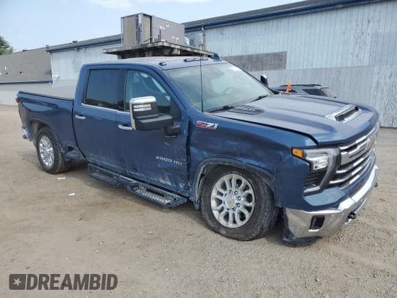 ✅ 2024 Chevrolet Silverado 2500HD LTZ • VIN: 2GC4YPE7XR1168464 • Lot: 67736125. Listed on Copart with 19,295 mi. Free auction sales archive from the USA and detailed vehicle history report at DreamBid. Image 4.