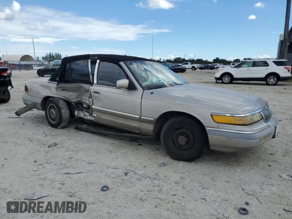 ✅ 1992 Mercury Grand Marquis GS • VIN: 2MELM74WXNX754605 • Lot: 72594934. Wystawiony na Copart z przebiegiem 50 391 mil. Bezpłatny archiwum sprzedaży aukcyjnych z USA i szczegółowy raport historii pojazdu na DreamBid. Zdjęcie 4.