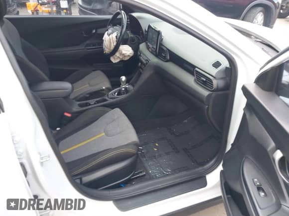 2019 Hyundai Veloster Turbo z VIN KMHTH6AB3KU020193, wystawiony jako IAAI lot #41526722 z przebiegiem 54 697 mil mil oraz . Historia ofert i sprzedaży dostępna na DreamBid. Obrazek 5.