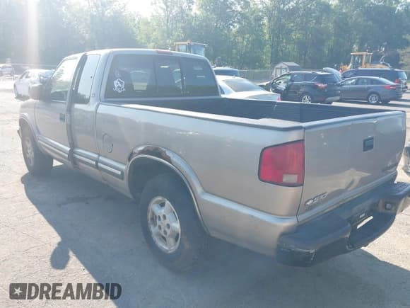 ✅ 2001 Chevrolet S-10 LS • VIN: 1GCDT19W218124165 • Лот: 42415605. Опубликован ранее на IAAI с пробегом 248 201 миль. Бесплатный доступ к архиву аукционных продаж из США и подробный отчёт об истории автомобиля на DreamBid. Изображение 3.