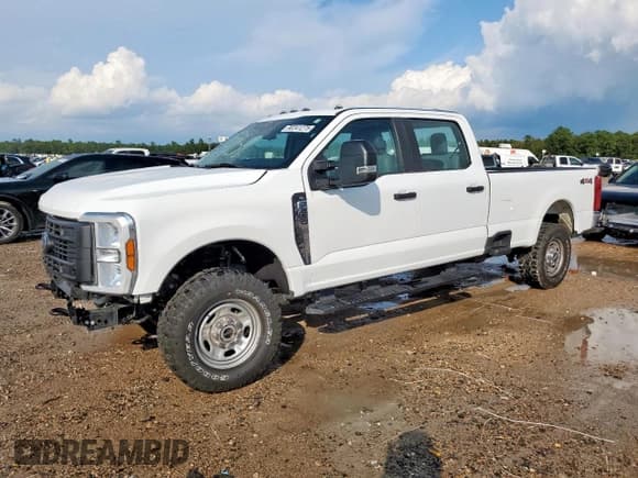 ✅ 2024 Ford F-250 XL • VIN: 1FT7W2BA1REC56727 • Лот: 90241275. Опубликован ранее на Copart с пробегом 19 700 миль. Бесплатный доступ к архиву аукционных продаж из США и подробный отчёт об истории автомобиля на DreamBid. Изображение 1.