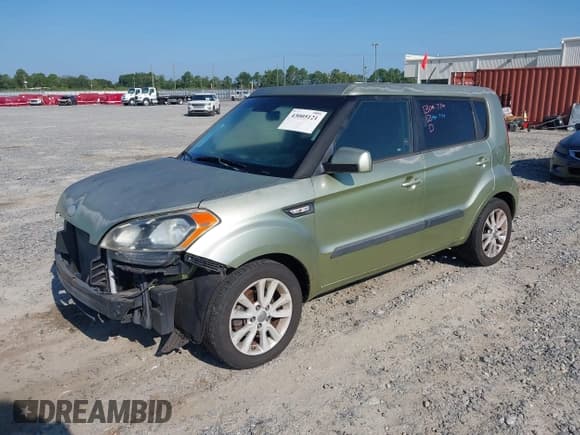 ✅ 2013 Kia Soul • VIN: KNDJT2A59D7575602 • Lot: 43005121. Wystawiony na IAAI z przebiegiem 123 937 mil. Bezpłatny archiwum sprzedaży aukcyjnych z USA i szczegółowy raport historii pojazdu na DreamBid. Zdjęcie 2.