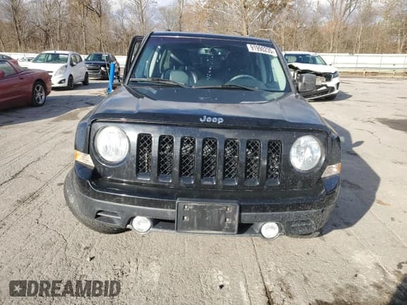 ✅ 2016 Jeep Patriot High Altitude • VIN: 1C4NJRFB6GD674625 • Lot: 91990235. Wystawiony na Copart z przebiegiem 90 426 mil. Bezpłatny archiwum sprzedaży aukcyjnych z USA i szczegółowy raport historii pojazdu na DreamBid. Zdjęcie 5.