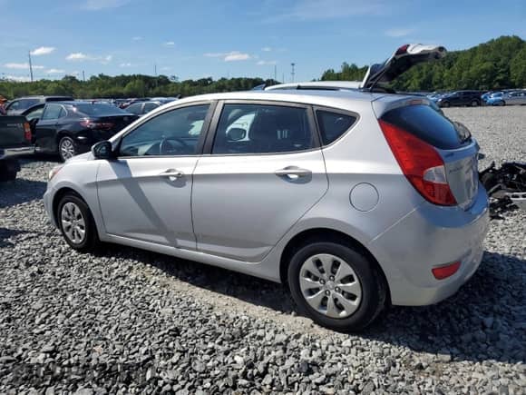 2017 Hyundai Accent SE с VIN KMHCT5AE7HU337308, выставлен на аукционе Copart как лот 69036875 с пробегом 111 127 миль миль и На запчасти • Non repairable. История ставок и продаж доступна на DreamBid. Изображение 2.