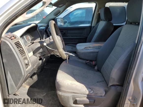 ✅ 2009 Dodge 1500 SLT • VIN: 1D3HB18P09S793216 • Lot: 48635255. Wystawiony na Copart z przebiegiem 202 182 mil. Bezpłatny archiwum sprzedaży aukcyjnych z USA i szczegółowy raport historii pojazdu na DreamBid. Zdjęcie 7.