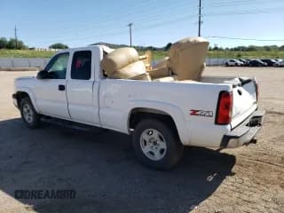 ✅ 2005 Chevrolet Silverado 1500 Z71 • VIN: 1GCEK19B35Z298721 • Лот: 69215644. Опубликован ранее на Copart с пробегом Не указан. Бесплатный доступ к архиву аукционных продаж из США и подробный отчёт об истории автомобиля на DreamBid. Изображение 2.