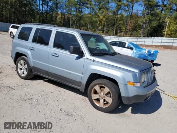✅ 2013 Jeep Patriot Latitude • VIN: 1C4NJPFA3DD141316 • Lot: 89850395. Wystawiony na Copart z przebiegiem 152 451 mil. Bezpłatny archiwum sprzedaży aukcyjnych z USA i szczegółowy raport historii pojazdu na DreamBid. Zdjęcie 4.