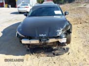 ✅ 2025 Kia K5 GT-Line • VIN: KNAG64J76S5393070 • Lot: 43229077. Wystawiony na IAAI z przebiegiem 4 100 mil. Bezpłatny archiwum sprzedaży aukcyjnych z USA i szczegółowy raport historii pojazdu na DreamBid. Zdjęcie 13.