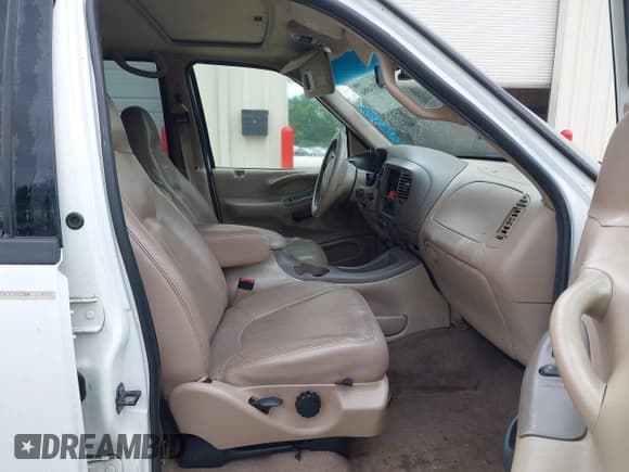 ✅ 1999 Ford Expedition XLT • VIN: 1FMRU17L7XLB99893 • Lot: 42934886. Listed on IAAI with Not provided. Free auction sales archive from the USA and detailed vehicle history report at DreamBid. Image 5.