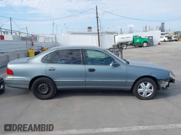 ✅ 1998 Toyota Avalon XL • VIN: 4T1BF18B1WU269947 • Lot: 43290829. Listed on IAAI with 268,570 mi. Free auction sales archive from the USA and detailed vehicle history report at DreamBid. Image 13.